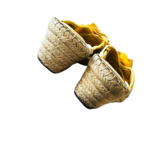 LifeStride Women's Bloom Espadrille Sandal,Yellow - Picture 4 of 10